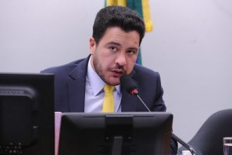 Câmara aprova regras para proteção de imagem de crianças na internet e define remoção e indenização