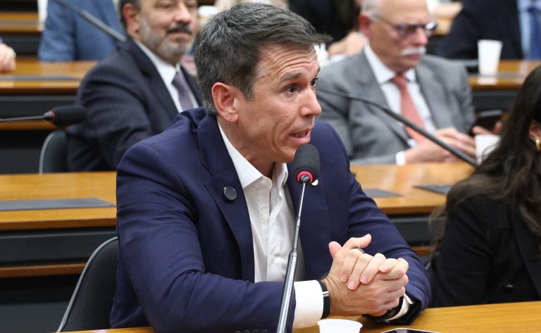 CCJ da Câmara dos Deputados aprova sanções para curatela abusiva contra idosos