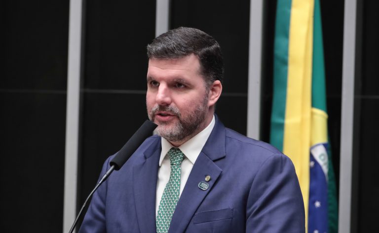 Deputado apresenta PLP que exclui incentivos tributarios agropecuarios da redução linear prevista pela lei complementar 224/25
