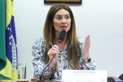 Comissão da Câmara debate proibição de acesso de menores às redes sociais em projeto de lei