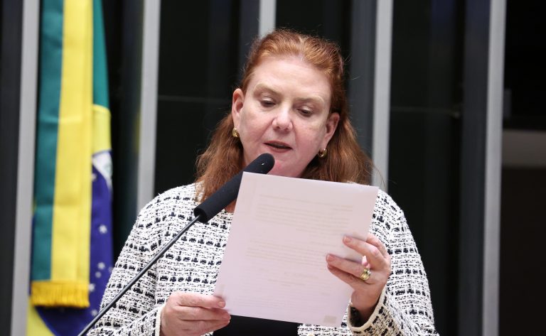 Câmara promulga Comenda Padre Cícero Romão Batista para reconhecer contribuições ao desenvolvimento do Nordeste