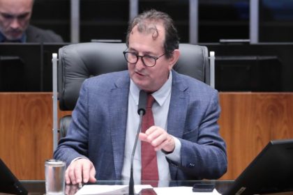 Redução do desmatamento na Amazônia registra menor índice em uma década e é destacada por parlamentares e autoridades