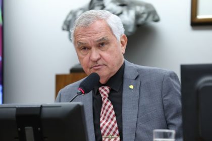 Ausência do ministro Mauro Vieira em audiência da Câmara leva deputados a avaliar processo por crime de responsabilidade