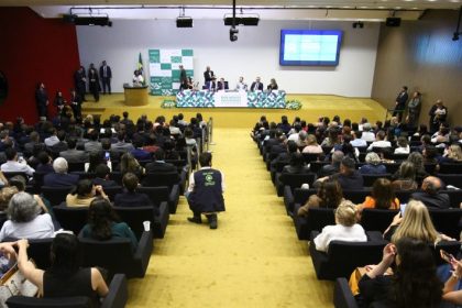 Hugo Motta participa da posse de novos servidores na Câmara dos Deputados aprovados em concurso público