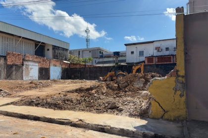 Implurb embarga demolição sem licença no Parque 10 de Novembro e reforça obrigatoriedade da licença para demolição