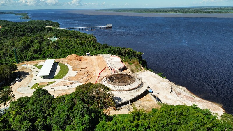 Obras do parque Encontro das Águas Rosa Almeida avançam em várias frentes e consolidam estruturas em Manaus