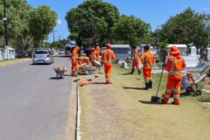 Prefeitura de Manaus reforça limpeza e organização dos cemiterios municipais para receber famílias no Dia dos Pais