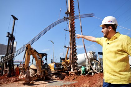 Prefeitura de Manaus inicia transporte de 24 vigas do complexo viário Passarão com operação especial de trânsito