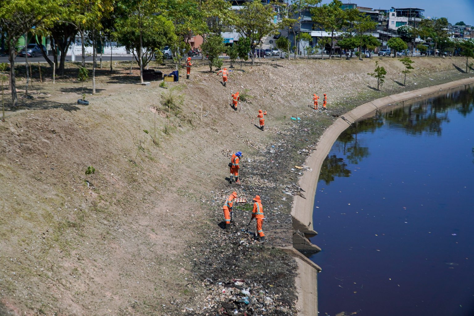 Prefeitura amplia serviços de limpeza de Manaus com 1.291 garis em mais de 70 pontos