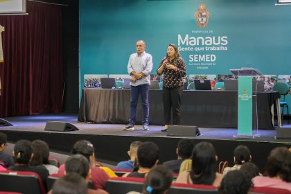 Formação para estagiários de alfabetização reúne 245 acadêmicos e prepara atuação em 164 escolas municipais de Manaus
