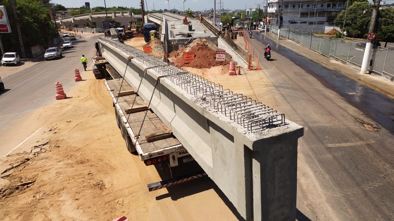 Prefeitura de Manaus conclui içamento das vigas do Complexo Viário Passarão um dia antes do prazo