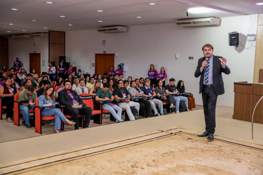 Tribunal de Justiça do Amazonas realiza 3.º Encontrão com palestra sobre protagonismo no Dia do Estagiário