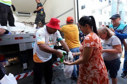 Programa Jaraqui da Gente distribui 57 mil peixes a cerca de 4 mil famílias em Manaus em ação das zonas Norte e Sul