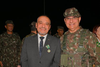 Desembargador Jomar Fernandes recebe Medalha Exército Brasileiro em solenidade no Comando Militar da Amazônia em Manaus