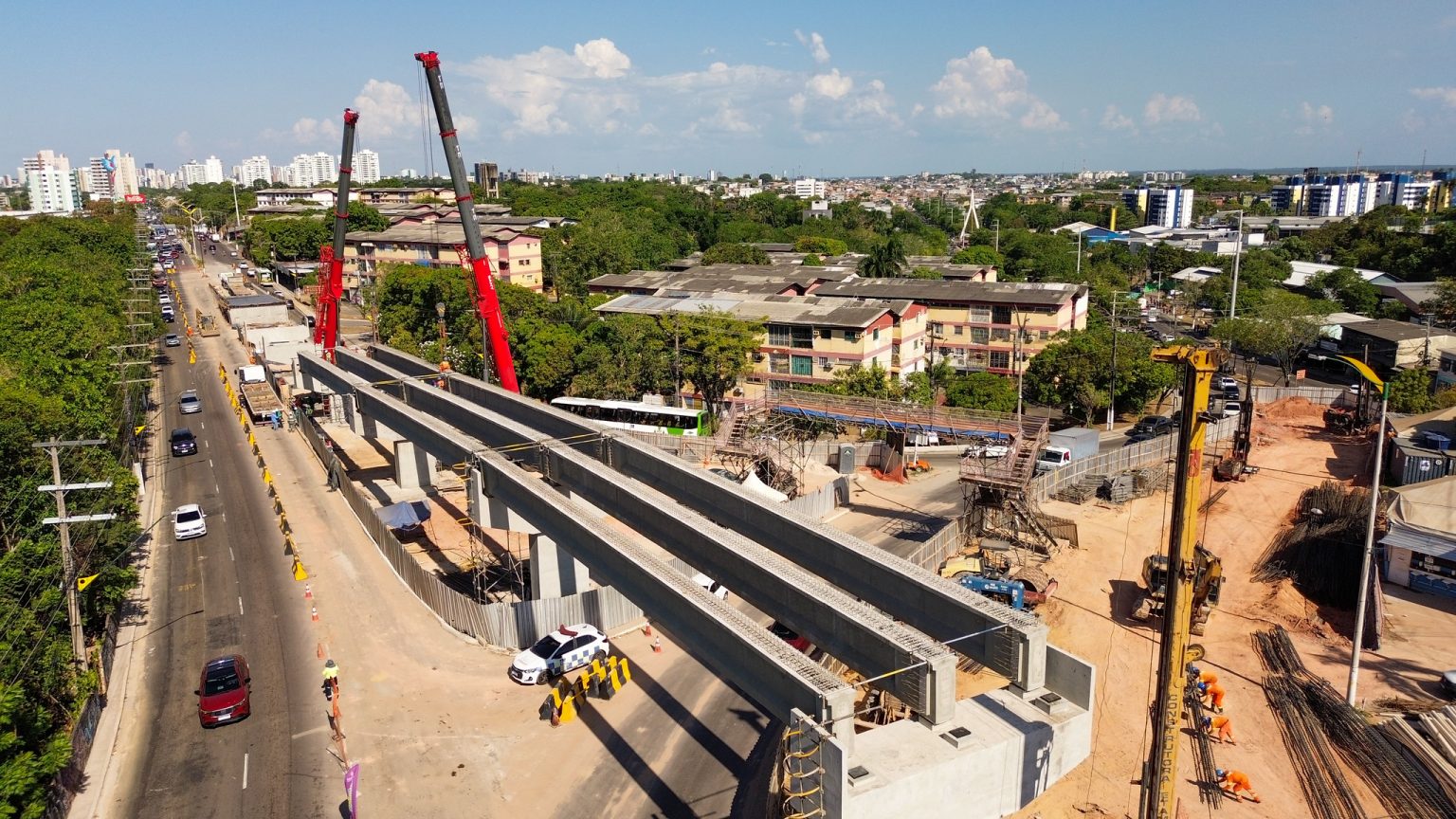 Manaus intensifica içamento de vigas no Complexo Viário Passarão para avançar obras do viaduto