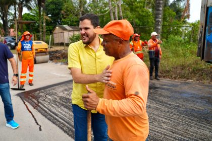 Prefeito de Manaus determina operação contínua de tapa-buracos no ramal do Brasileirinho por três semanas