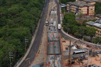 Prefeitura de Manaus avança na concretagem do complexo viário Passarão e das estruturas de contenção