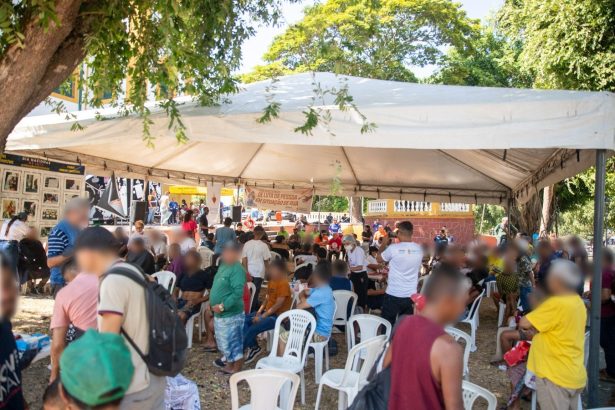 TJAM integra ação na Praça da Matriz com serviços de saúde e apoio para pessoas em situação de rua em Manaus