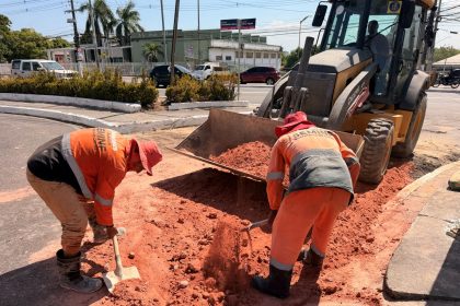 Prefeitura de Manaus inicia recomposição da galeria no cruzamento das avenidas Constantino Nery e Darcy Vargas para restabelecer a estabilidade do trecho