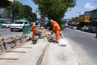 Prefeitura de Manaus reconstrói canteiro central da avenida Margarita para organizar trânsito e acessibilidade