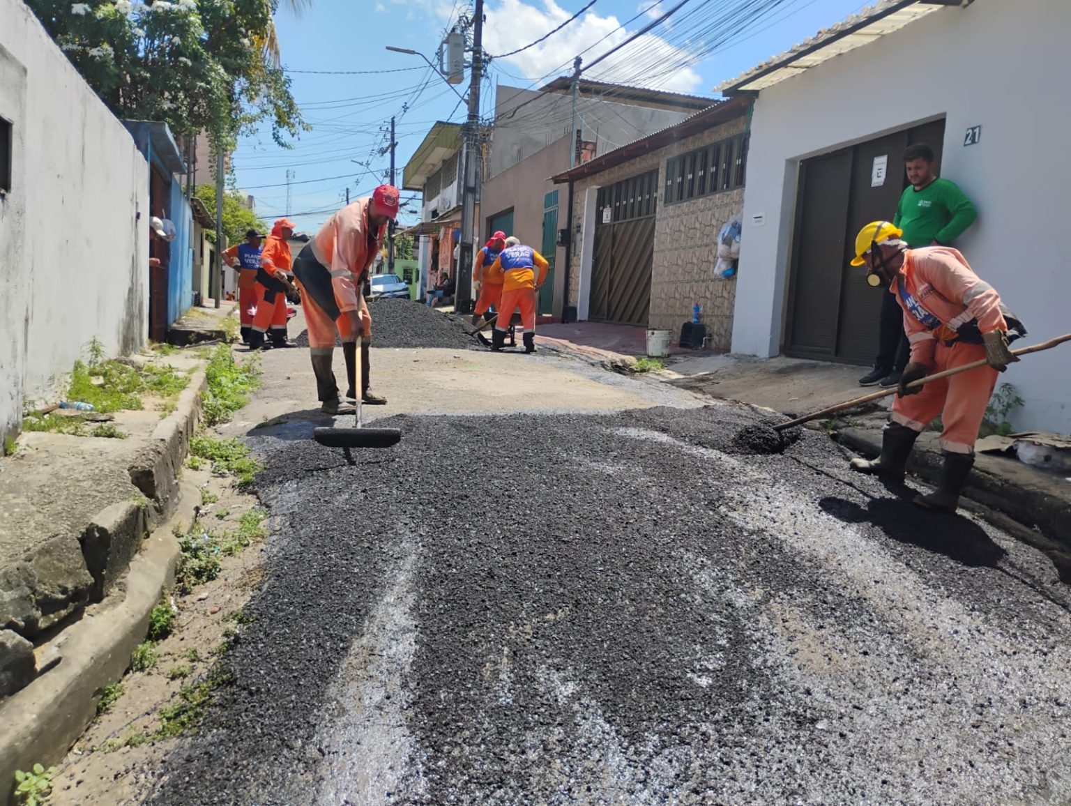 Prefeitura de Manaus intensifica recuperação asfaltica nas ruas Boa Vista e São Bento na zona Centro-Oeste