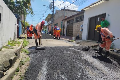 Prefeitura de Manaus intensifica recuperação asfaltica nas ruas Boa Vista e São Bento na zona Centro-Oeste