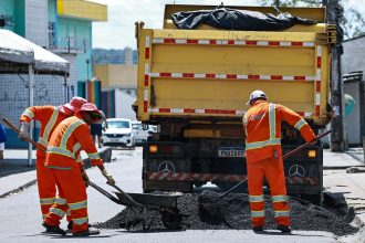 Prefeitura de Manaus leva serviços da Manaus que a Gente Cuida a Educandos e Colônia Oliveira Machado