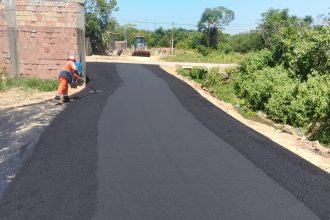 Prefeitura de Manaus inicia pavimentação da rua Flor de Primavera no Tarumã para melhorar acesso e mobilidade