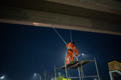 Prefeitura de Manaus avança na revitalização da passarela da avenida Max Teixeira com recuperação e modernização