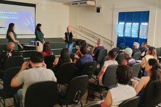 Semsa inicia capacitação em saúde bucal para profissionais sobre nova resina e normas da Anvisa