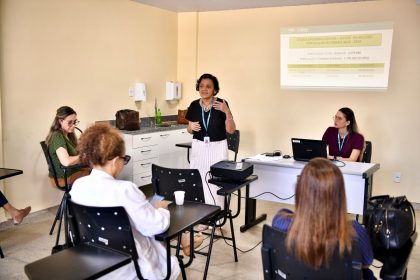 Semsa qualifica 200 profissionais para reforçar rastreamento do câncer de mama e do colo do útero em Manaus