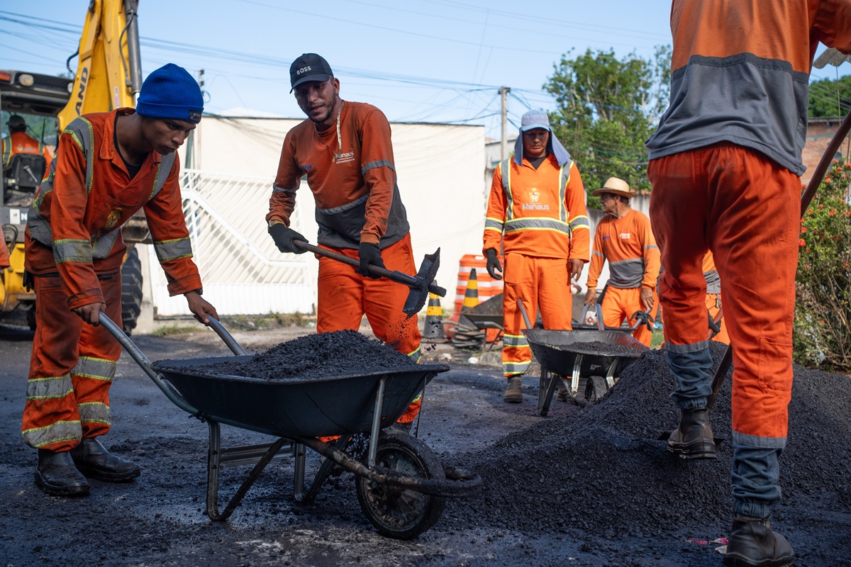 Prefeitura de Manaus realiza recuperação asfáltica na rua Canário do Campo e amplia mobilidade na zona Norte
