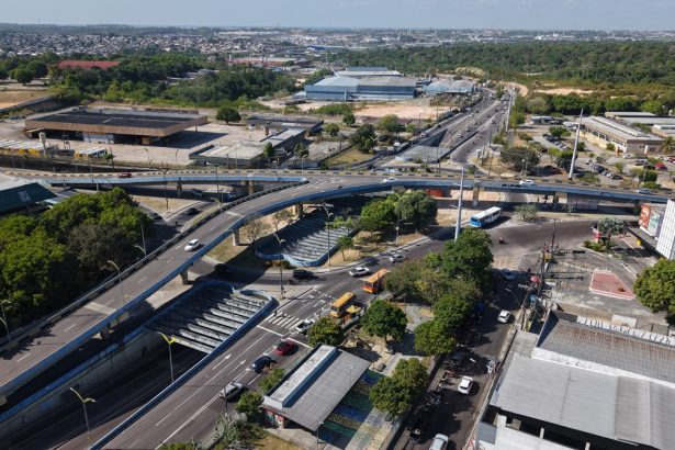 Prefeitura de Manaus inicia modernização do complexo viário no São José Operário com limpeza, jateamento e iluminação em LED