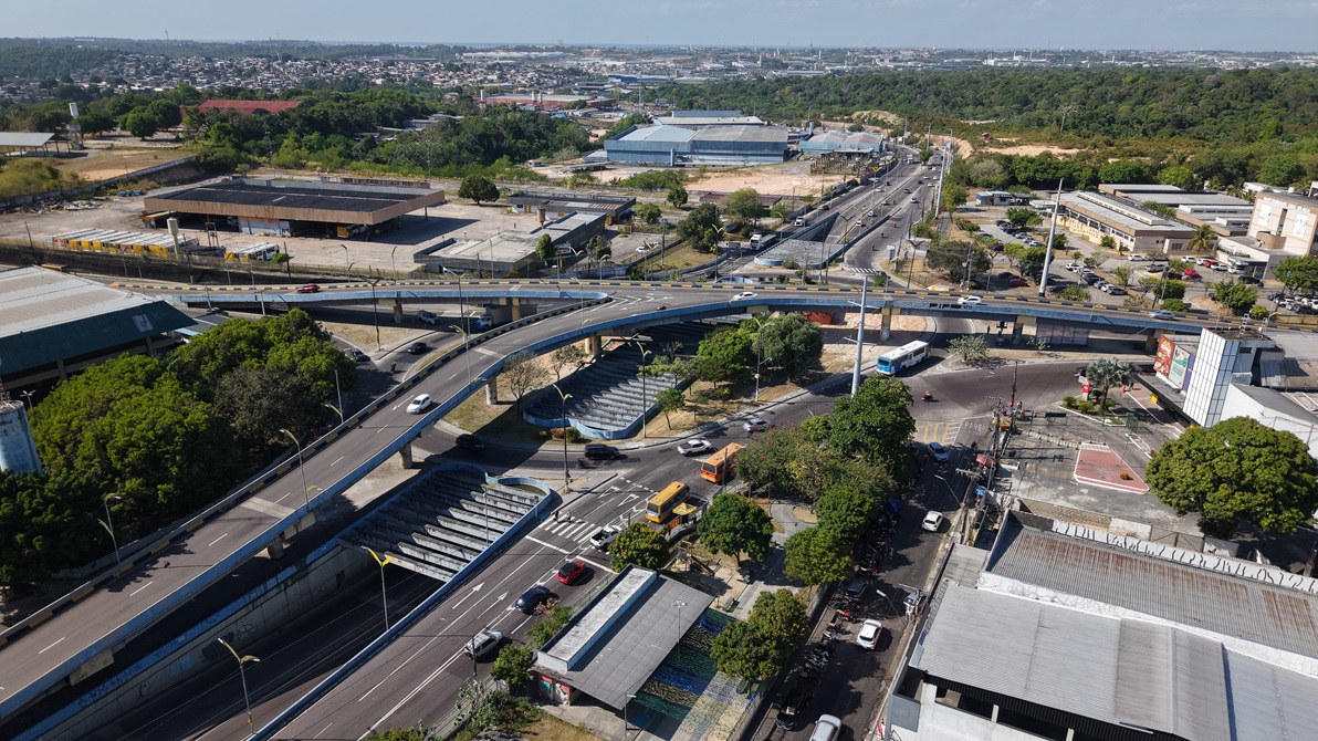 Prefeitura de Manaus inicia modernização do complexo viário no São José Operário com limpeza, jateamento e iluminação em LED