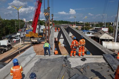 Complexo Viário Passarão avança com içamento de vigas e obras na zona Oeste de Manaus