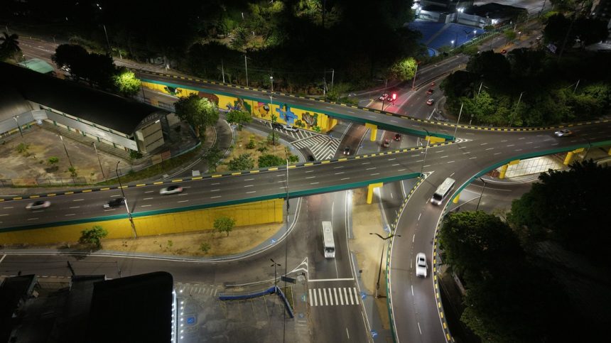 Prefeitura de Manaus inicia modernização do viaduto Miguel Arraes com pintura, grafites e iluminação em LED