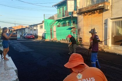 Prefeitura de Manaus executa recuperação asfáltica na rua Irene Maciel em Val Paraíso para melhorar mobilidade
