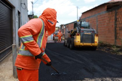 Prefeitura de Manaus inicia recuperação viária na rua Praia do Náutico no Parque Rio Solimões nesta segunda-feira