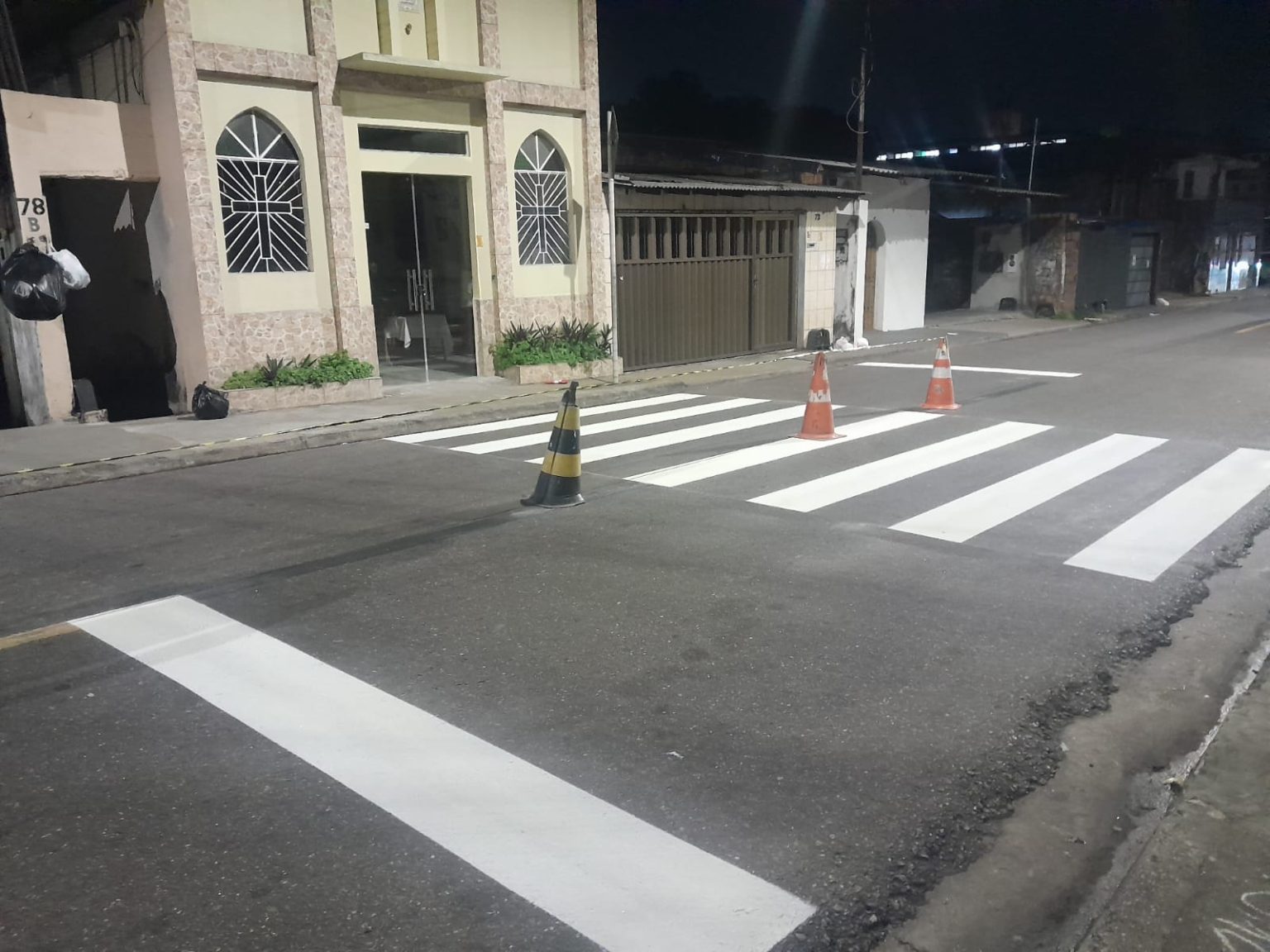 Prefeitura de Manaus avança na implantação e revitalização da sinalização viária para organizar o tráfego e proteger pedestres