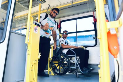 Escola de Transporte Inclusivo forma motoristas e cobradores em Manaus para ampliar acessibilidade no transporte coletivo