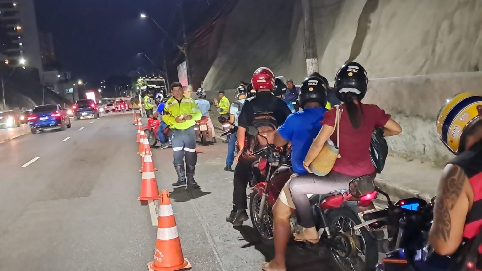 Operação Mobilidade Segura em Manaus registra remoções, retenções e autuações na avenida Mário Ypiranga Monteiro