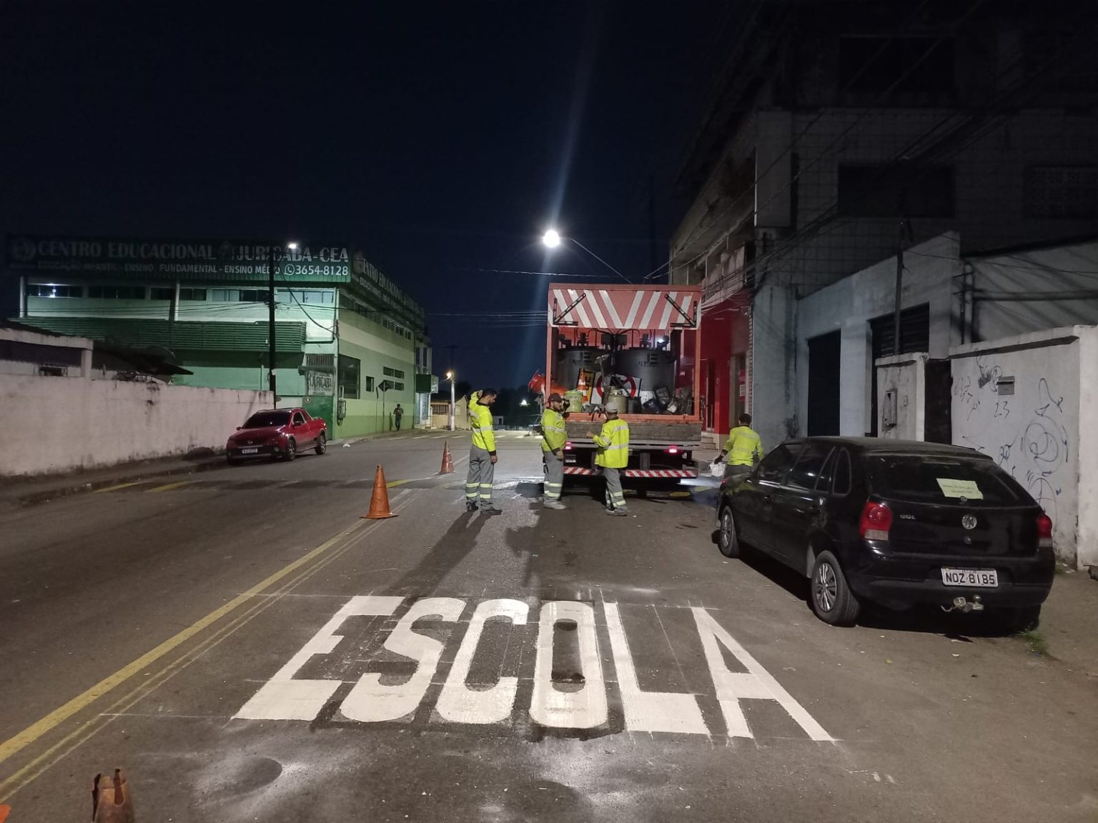 Sinalização viária em Manaus é renovada em vários bairros pela IMMU na noite de 3/8