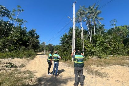 Ageman fiscaliza instalação de iluminação pública com 52 luminárias de LED no ramal Bom Jesus, quilômetro 34 da AM-010