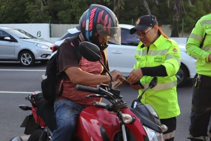 Operação Mobilidade Segura aborda 1.165 veículos e registra 158 autuações em Manaus desde o início das ações