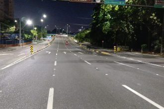Prefeitura de Manaus intensifica sinalização viária em diversos bairros para organizar o trânsito e reduzir sinistros