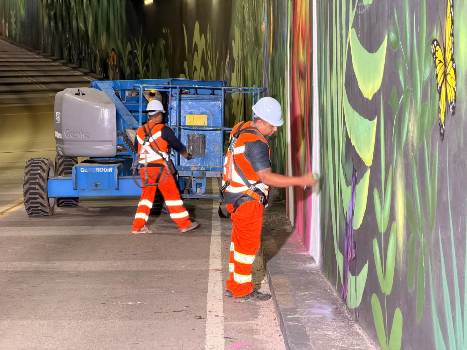 Prefeitura de Manaus amplia revitalização de viadutos com pintura em grafite e instalação de LED