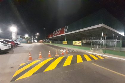 Prefeitura reforça sinalização viária em bairros de Manaus durante ação do IMMU no programa Manaus que a Gente Cuida