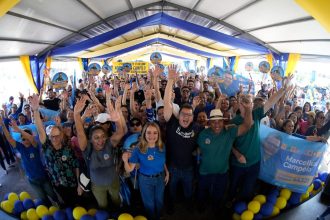 Campanha de Marcellus Campêlo larga com multidão, adesivaço e defesa de legado de mais de 400 obras