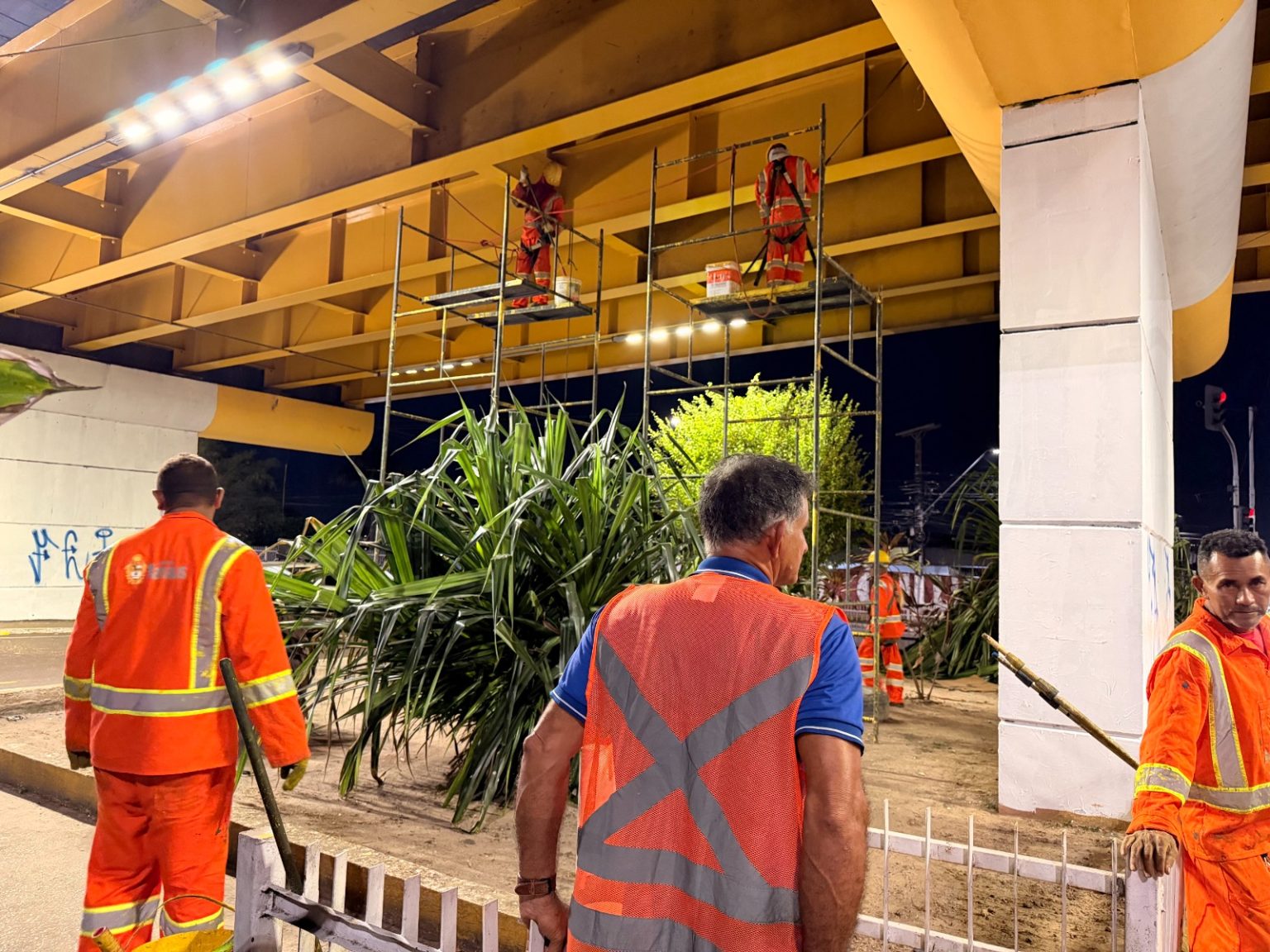 Manaus inicia modernização do viaduto Dom Jackson Damasceno Rodrigues com pintura, LED e paisagismo