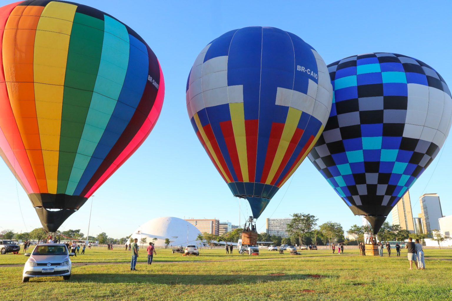 Festival de Esportes Aéreos FEA Brasília 2026 reúne balonismo, paramotor e paraquedismo de quarta-feira (5) a domingo (9)